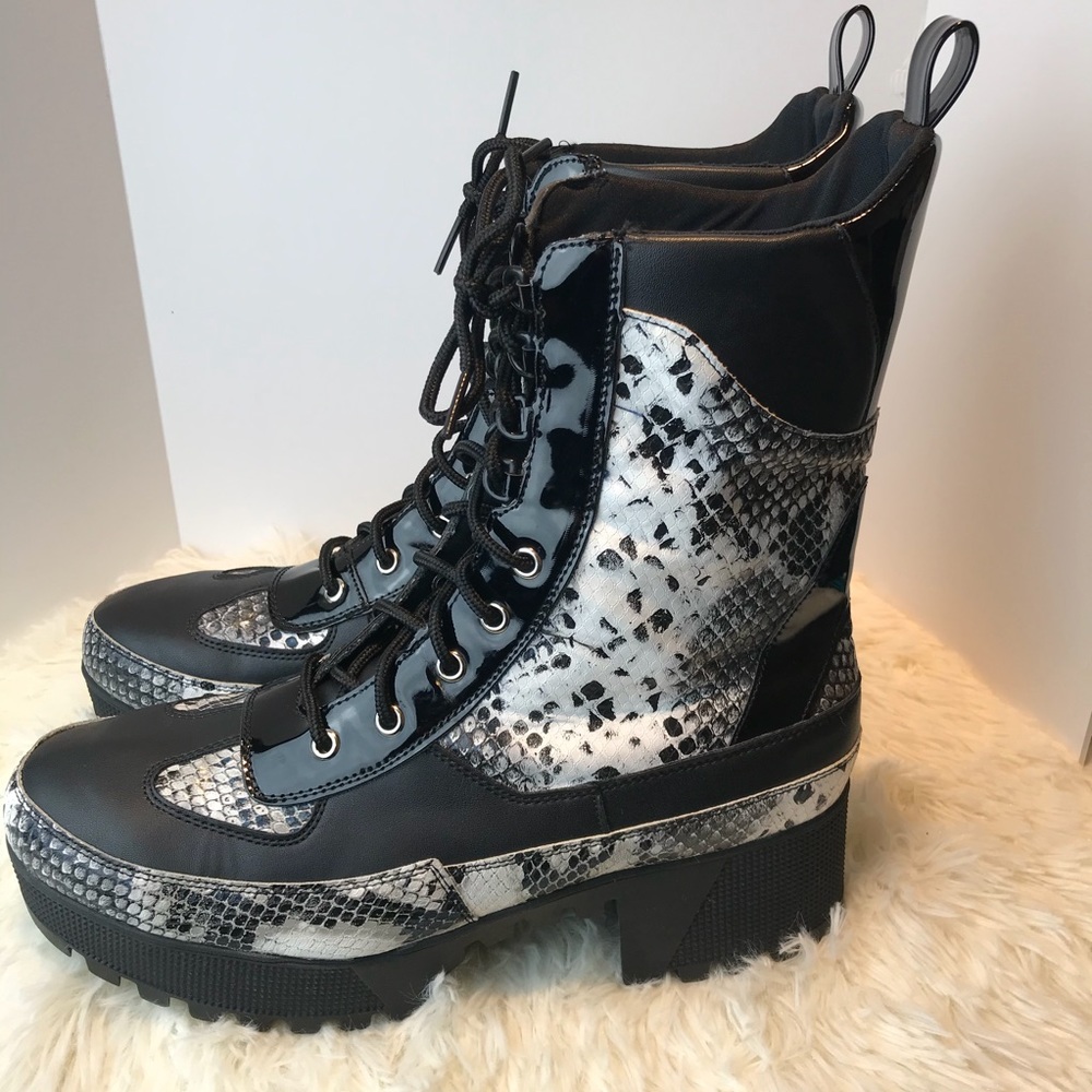 FASHION NOVA PLATFORM SNAKEPRINT LACE BOOT SIZE 11 - Picture 4 of 11